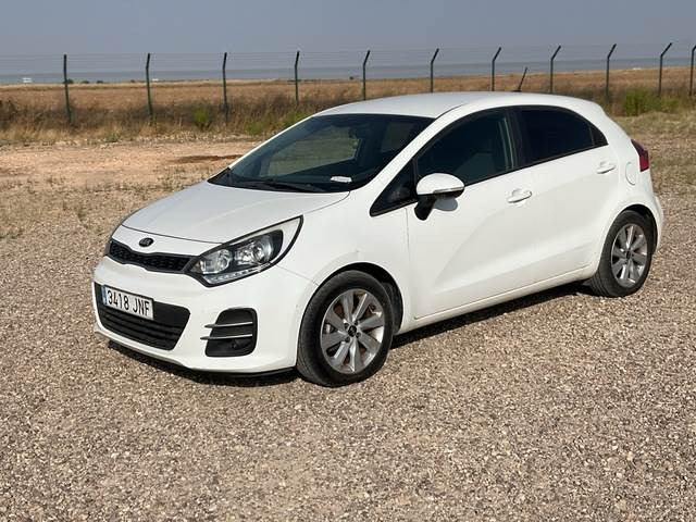 Kia Rio Ecodynamics - Autó: 1 kép. Kia Rio Ecodynamics - Autó: 1 kép.