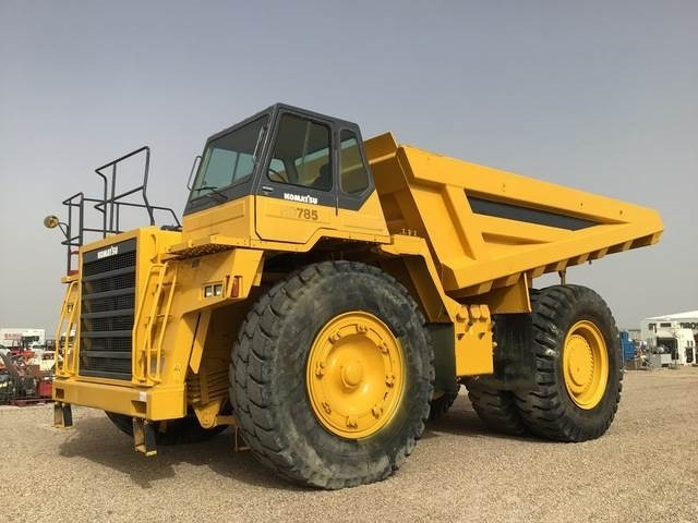 Komatsu HD785-5 - Bánya teherautó: 1 kép. Komatsu HD785-5 - Bánya teherautó: 1 kép.
