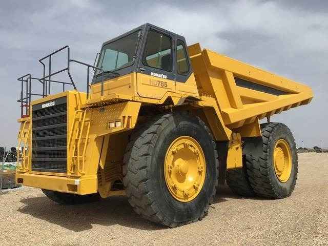 Komatsu HD785-5 - Bánya teherautó: 1 kép. Komatsu HD785-5 - Bánya teherautó: 1 kép.