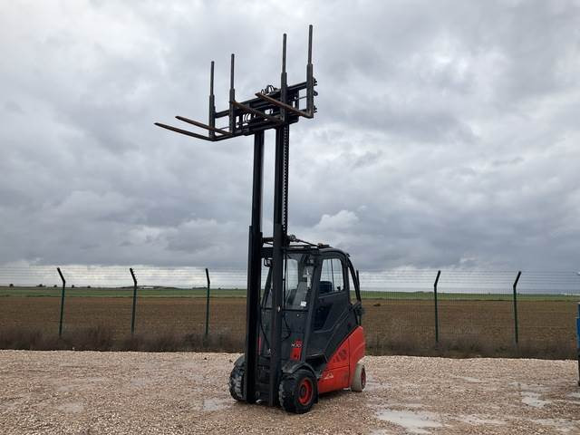Linde H30T-01 - Gázüzemű targonca: 1 kép. Linde H30T-01 - Gázüzemű targonca: 1 kép.