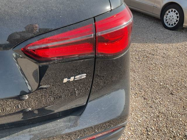 Autó MG HS: 14 kép.