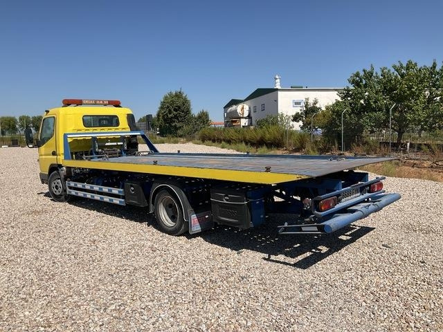 Mitsubishi Canter - Vontató: 2 kép. Mitsubishi Canter - Vontató: 2 kép.