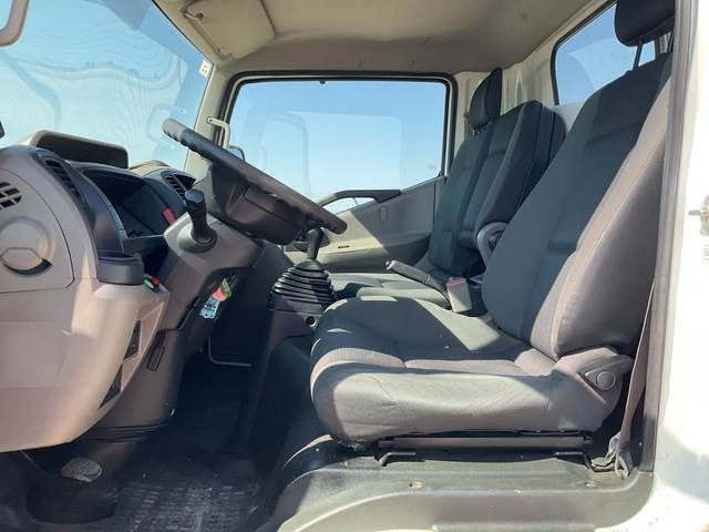 Emelőkosaras teherautó Nissan NT400 Cabstar: 7 kép.