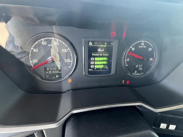 Scania P410 - Nyergesvontató: 5 kép. Scania P410 - Nyergesvontató: 5 kép.