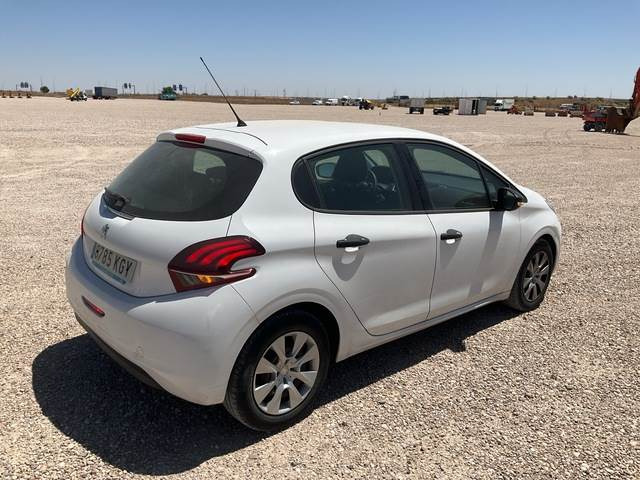 Peugeot 208 - Autó: 3 kép. Peugeot 208 - Autó: 3 kép.