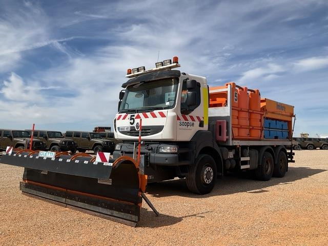 Renault Kerax 380DXI - Hóeltakarító gép: 1 kép. Renault Kerax 380DXI - Hóeltakarító gép: 1 kép.