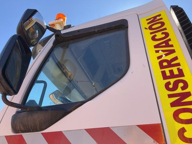 Hóeltakarító gép Renault Kerax 430DXI: 13 kép. Hóeltakarító gép Renault Kerax 430DXI: 13 kép.