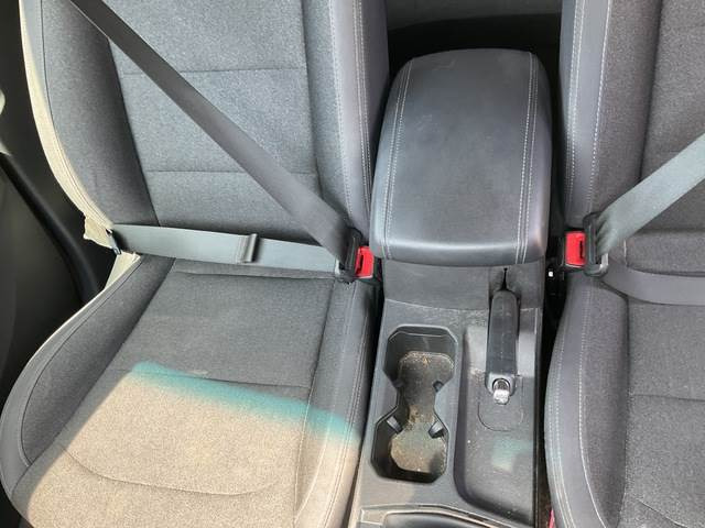 Autó Ssangyong Korando: 19 kép.