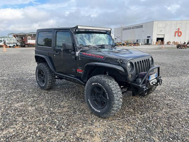 Chrysler Jeep Wrangler - Terepjáró/ SUV: 4 kép. Chrysler Jeep Wrangler - Terepjáró/ SUV: 4 kép.