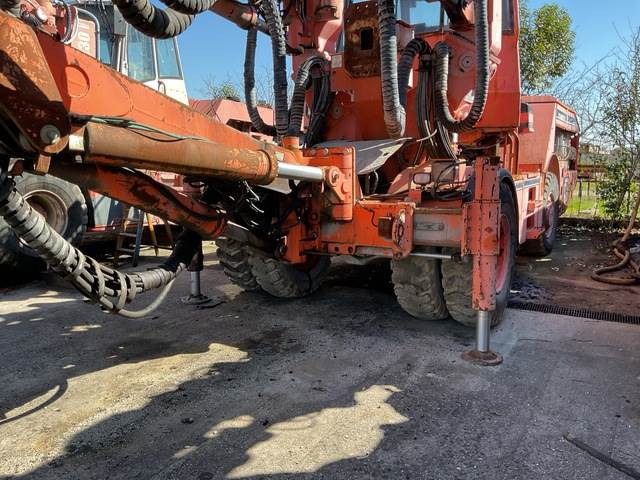 Tamrock AXERA T12 - Bányászati gépek: 4 kép. Tamrock AXERA T12 - Bányászati gépek: 4 kép.