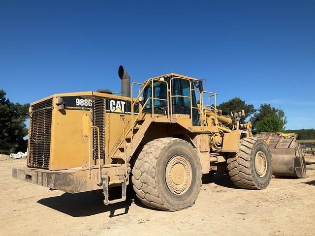 CAT 988G - Gumikerekes homlokrakodó: 4 kép. CAT 988G - Gumikerekes homlokrakodó: 4 kép.