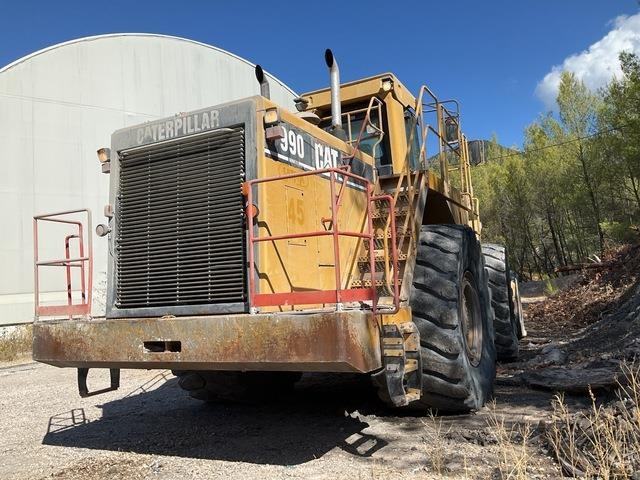 CAT 990 - Gumikerekes homlokrakodó: 3 kép. CAT 990 - Gumikerekes homlokrakodó: 3 kép.