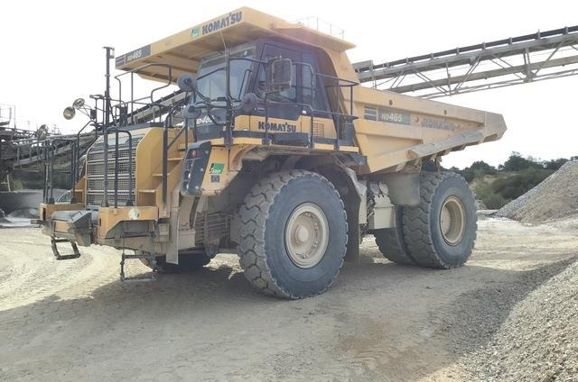 Komatsu HD465-8EO - Bánya teherautó: 1 kép. Komatsu HD465-8EO - Bánya teherautó: 1 kép.