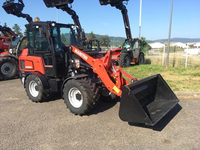 Manitou MLA5-60 H-Z - Gumikerekes homlokrakodó: 4 kép. Manitou MLA5-60 H-Z - Gumikerekes homlokrakodó: 4 kép.