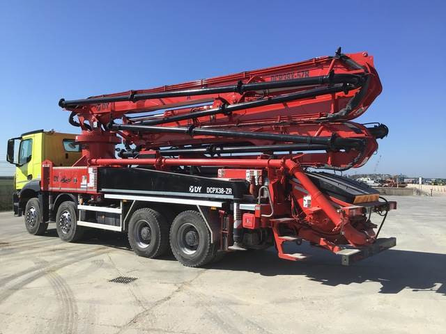Mercedes-Benz Arocs 4143 - Betonpumpa: 2 kép. Mercedes-Benz Arocs 4143 - Betonpumpa: 2 kép.
