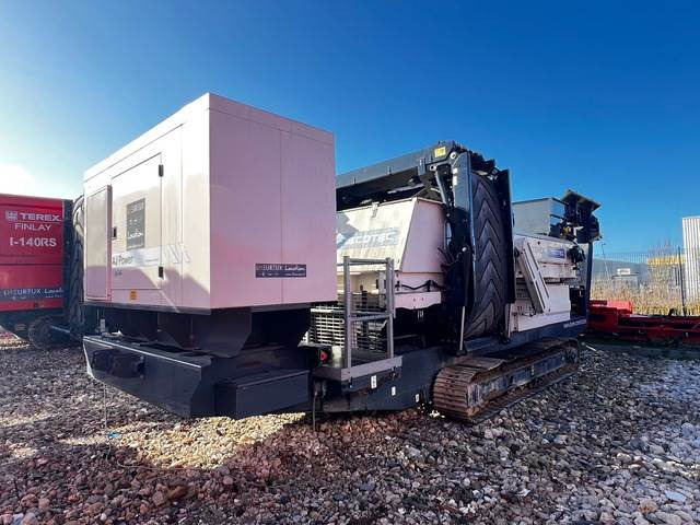 Terex Ecotec TMS320 - Osztályozó berendezés: 4 kép. Terex Ecotec TMS320 - Osztályozó berendezés: 4 kép.