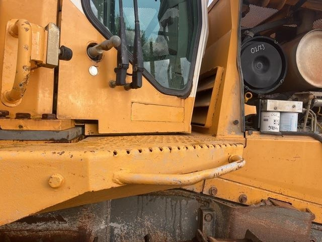 Buldózer Liebherr PR724L: 10 kép. Buldózer Liebherr PR724L: 10 kép.