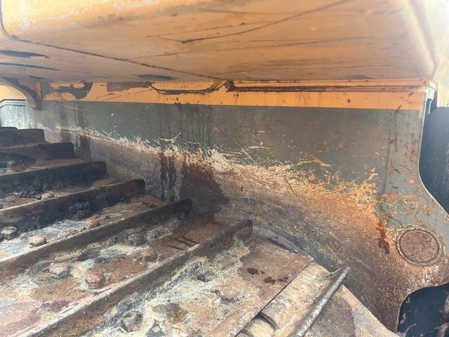 Buldózer Liebherr PR724L: 13 kép. Buldózer Liebherr PR724L: 13 kép.