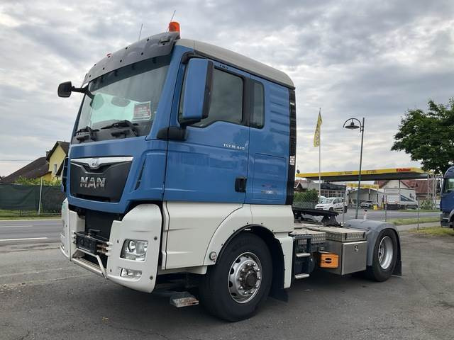MAN TGX18.440 - Nyergesvontató: 1 kép. MAN TGX18.440 - Nyergesvontató: 1 kép.