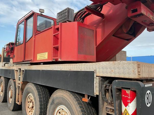 Terepjáró autódaru Terex Demag AC80-1: 19 kép.