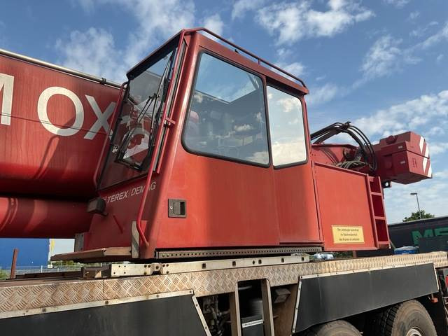 Terepjáró autódaru Terex Demag AC80-1: 18 kép.