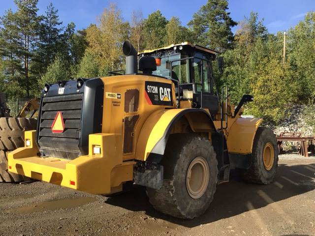 CAT 972MXE - Gumikerekes homlokrakodó: 3 kép. CAT 972MXE - Gumikerekes homlokrakodó: 3 kép.