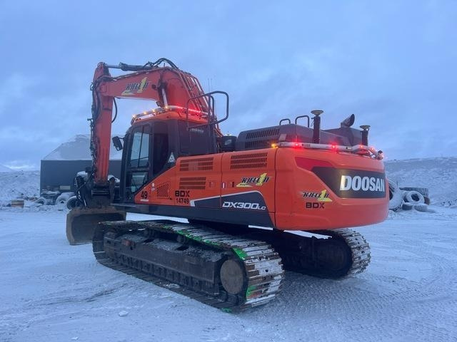 Doosan DX300LC-5 - Lánctalpas kotró: 2 kép. Doosan DX300LC-5 - Lánctalpas kotró: 2 kép.