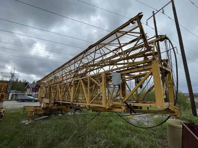 Liebherr 60K - Toronydaru: 3 kép. Liebherr 60K - Toronydaru: 3 kép.