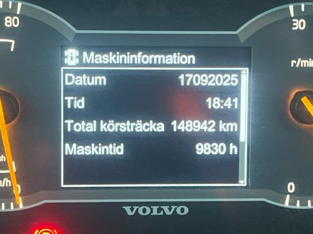 Csuklós dömper Volvo A60H: 8 kép. Csuklós dömper Volvo A60H: 8 kép.