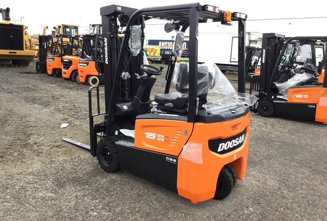 Doosan B15T-7 PLUS - Elektromos targonca: 2 kép. Doosan B15T-7 PLUS - Elektromos targonca: 2 kép.