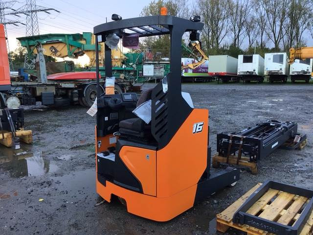 Doosan BR16JW-9 - Tolóoszlopos targoncá: 3 kép. Doosan BR16JW-9 - Tolóoszlopos targoncá: 3 kép.
