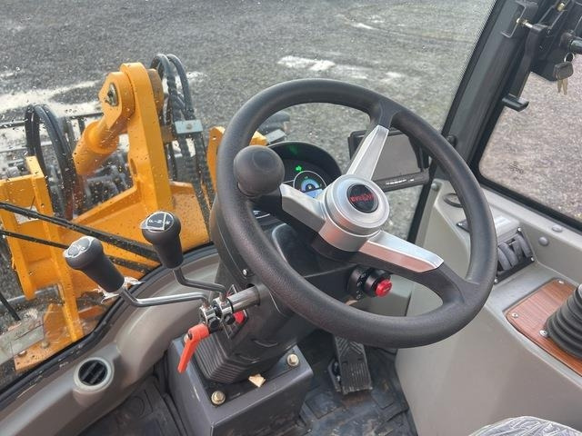 Gumikerekes homlokrakodó Everun ER412 Pro: 20 kép.