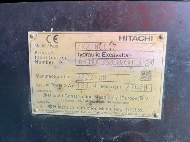 Hitachi ZX210LC-7 - Lánctalpas kotró: 5 kép. Hitachi ZX210LC-7 - Lánctalpas kotró: 5 kép.