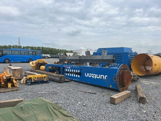 Junttan HHK10S - Cölöpverő: 2 kép. Junttan HHK10S - Cölöpverő: 2 kép.