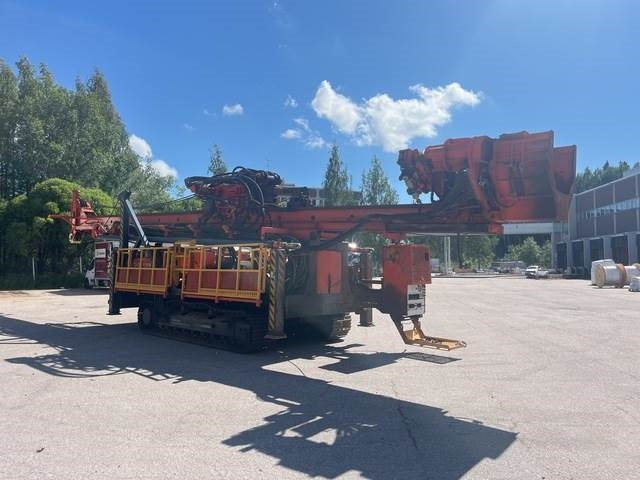 Hanjin D&B 120W - Fúrógép: 4 kép. Hanjin D&B 120W - Fúrógép: 4 kép.