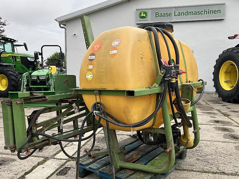 Amazone US602 12m - Függesztett permetező: 1 kép. Amazone US602 12m - Függesztett permetező: 1 kép.