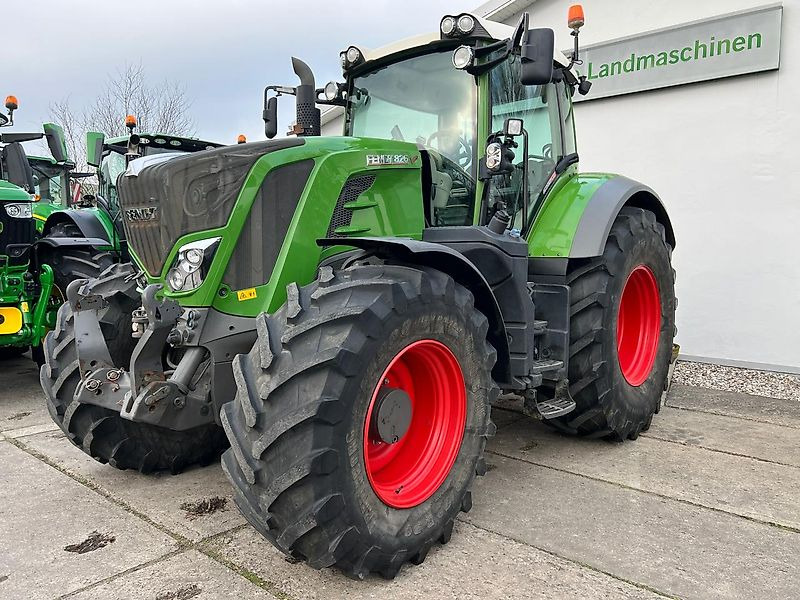 Fendt 826 Vario ProfiPlus NatureGreen - Traktor: 2 kép. Fendt 826 Vario ProfiPlus NatureGreen - Traktor: 2 kép.