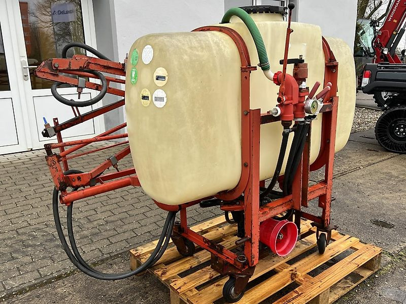 Holder ES 4 12m - Függesztett permetező: 1 kép. Holder ES 4 12m - Függesztett permetező: 1 kép.