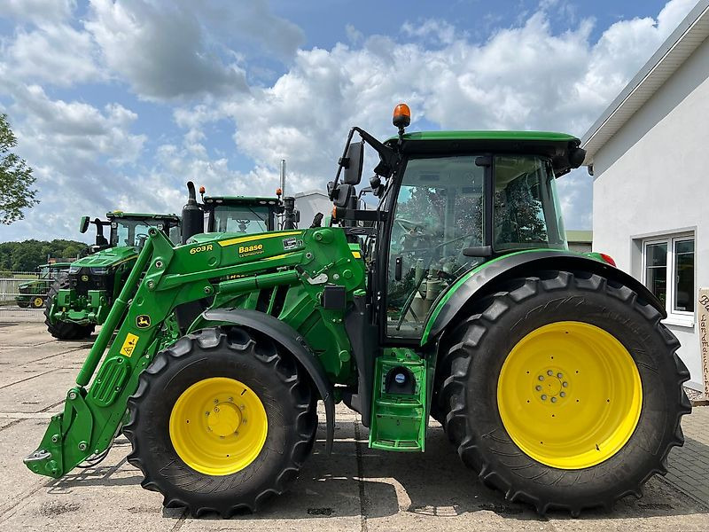 John Deere 6115RC + Frontlader 603R - Traktor: 5 kép. John Deere 6115RC + Frontlader 603R - Traktor: 5 kép.