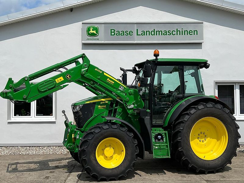 John Deere 6115RC + Frontlader 603R - Traktor: 1 kép. John Deere 6115RC + Frontlader 603R - Traktor: 1 kép.