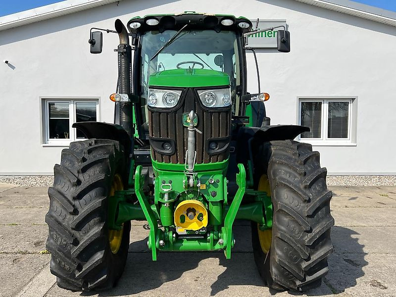 John Deere 6210R Frontzapfwelle - Traktor: 3 kép. John Deere 6210R Frontzapfwelle - Traktor: 3 kép.