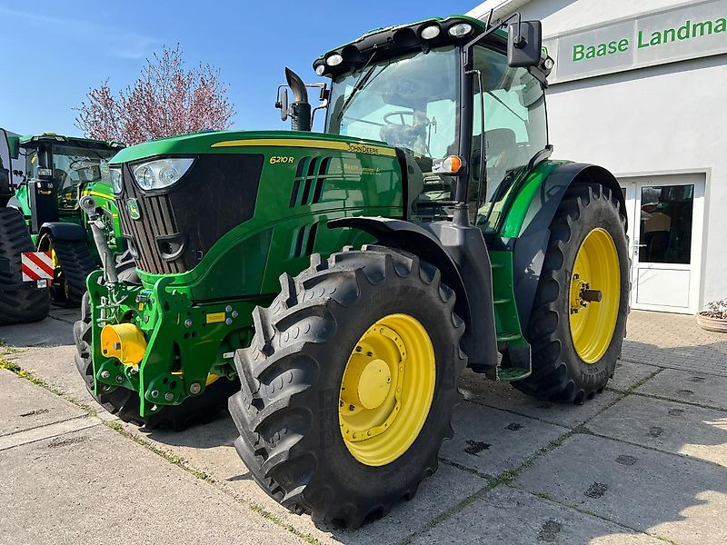 John Deere 6210R Frontzapfwelle - Traktor: 2 kép. John Deere 6210R Frontzapfwelle - Traktor: 2 kép.