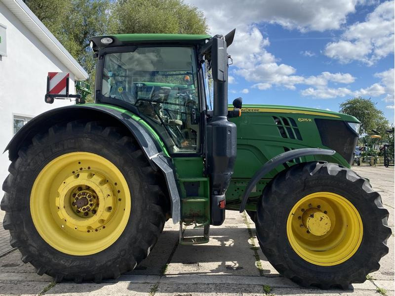John Deere 6215R AutoPowr - Traktor: 5 kép. John Deere 6215R AutoPowr - Traktor: 5 kép.