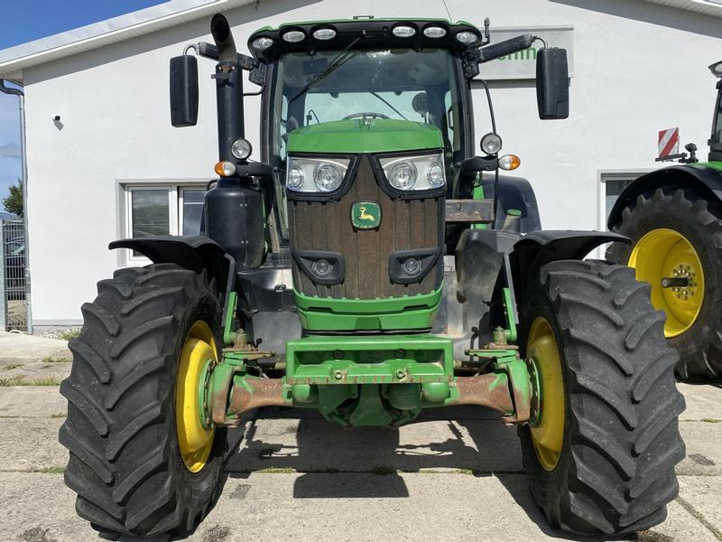John Deere 6215R AutoPowr - Traktor: 3 kép. John Deere 6215R AutoPowr - Traktor: 3 kép.