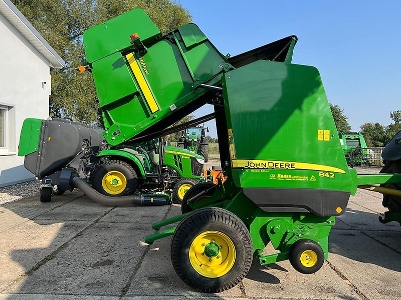 Bálázó John Deere 842 HiFlow: 13 kép.