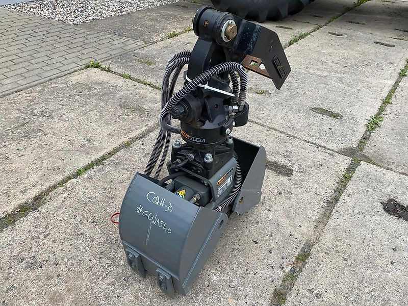 Kinshofer Zweischalengreifer CO2 H-30 - Csipegető kanál: 2 kép. Kinshofer Zweischalengreifer CO2 H-30 - Csipegető kanál: 2 kép.