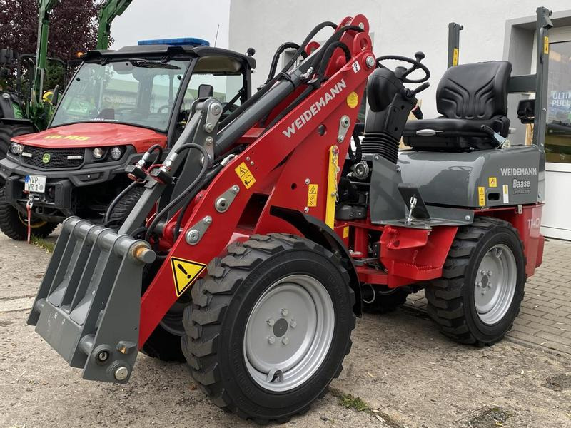Weidemann 1140 Hoftrac Joystick Automotiv - Derékcsuklós rakodó: 2 kép. Weidemann 1140 Hoftrac Joystick Automotiv - Derékcsuklós rakodó: 2 kép.