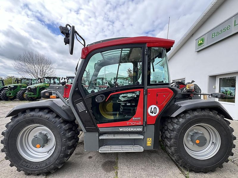 Weidemann T7042 Klima 40km Zentralschmierung - Teleszkópos rakodó: 2 kép. Weidemann T7042 Klima 40km Zentralschmierung - Teleszkópos rakodó: 2 kép.