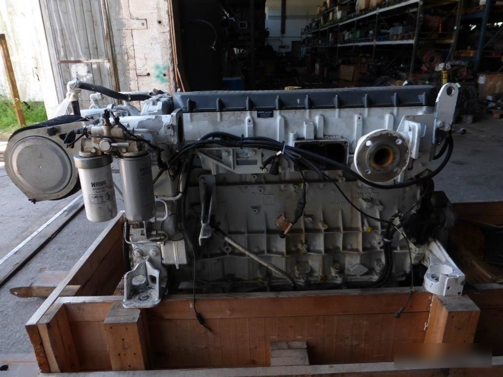 IVECO Cursor 13 Marine C13 ENT M50.30 als Ersatzteilespender - Motor - Teherautó: 3 kép. IVECO Cursor 13 Marine C13 ENT M50.30 als Ersatzteilespender - Motor - Teherautó: 3 kép.