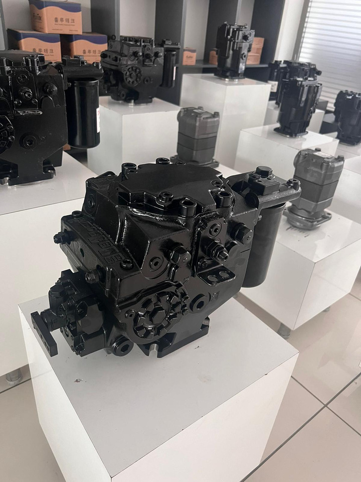 DANFOSS H1P100R B AM1C1ND3HF4NNL42L42 DM26 H1 - Hidraulikus szivattyú - Építőipari gépek: 1 kép. DANFOSS H1P100R B AM1C1ND3HF4NNL42L42 DM26 H1 - Hidraulikus szivattyú - Építőipari gépek: 1 kép.